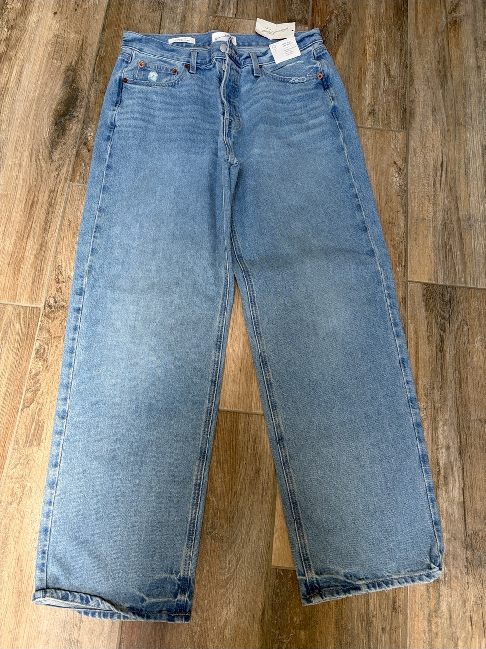 Universal Thread Relaxed Straight-Leg Jeans in Light Blue